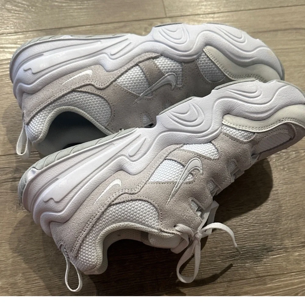 Nike women Tech Hera Photon Dust White Sneakers - Picture 2 of 3